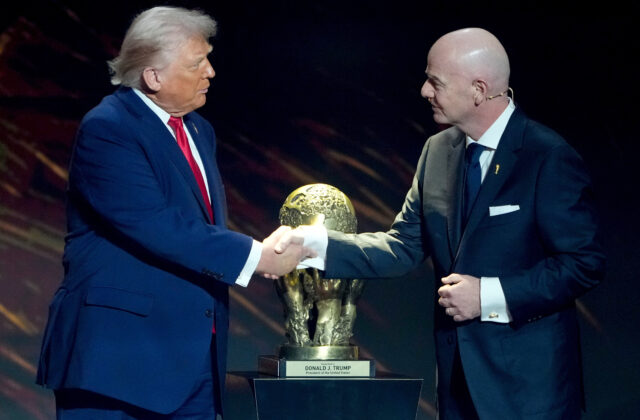 91506_ye_sports_politics_trump_12200 640x420.jpg