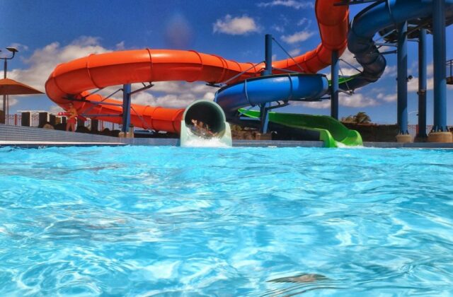 91521_waterslide 398249_1280 e1523277164422 640x420.jpg