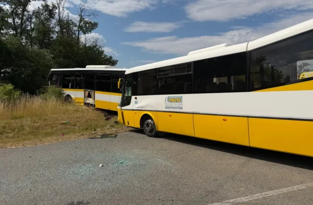 92640_nehoda znojemsko autobus 640x420.webp