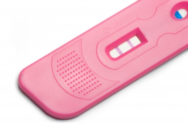 Zistiť, či ste tehotná, môžete aj v pohodlí domova. Sú tehotenské testy spoľahlivé?