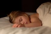 Deti a spánok: rôzne rady, tipy a mýty o ktorých by ste mali vedieť