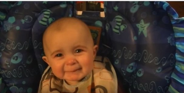 Neskutočne emotívne video: Mamička spevom dojala svoje bábätko k slzám