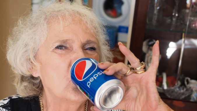 Starenka pije Pepsi denne už viac ako 60 rokov. Ako sa to prejavilo na jej zdraví?