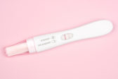 Vyrobte si doma tehotenský test a zistite, ako a kedy si ho správne urobiť