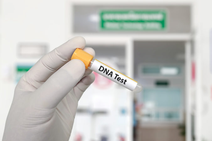 Žena je v šoku po tom, čo podstúpila test DNA, aby zistila, že nie je biologickou matkou svojich detí