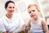 Jedna lekárka to nevydržala a tvrdo sa vyjadrila k očkovaniu detí. Jej slová vyvolali medzi ľuďmi drsnú debatu