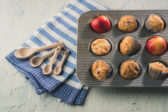 Upečte si s deťmi voňavé jablčné muffiny s celozrnnou múkou a jogurtom!