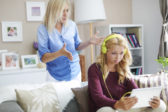 Prekonajte komunikačnú bariéru: Tipy pre rodičov v období puberty