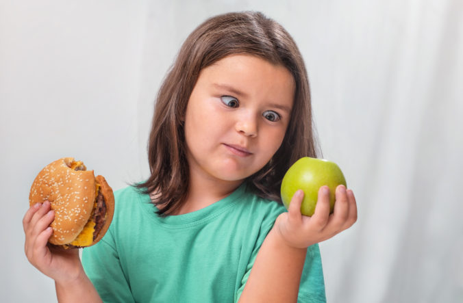 Ako riešiť obezitu vášho dieťaťa, aby ste mu nezničili sebavedomie?