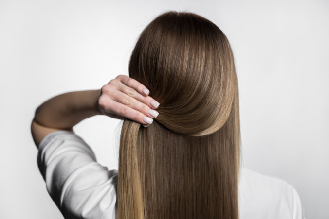 5 tipov, ako udržať vlasy zdravé a lesklé aj po štyridsiatke