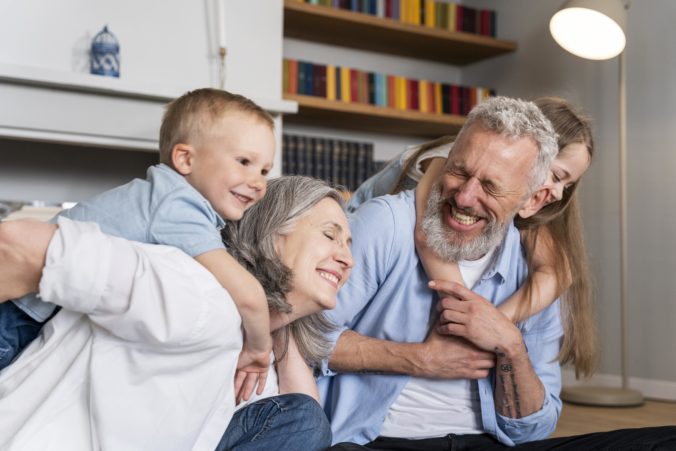 Mali by starí rodičia rešpektovať priania rodičov? Čo robiť keď starí rodičia rozmaznávajú ?