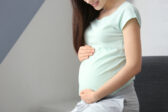 Hemoroidy v tehotenstve: Ako ich spoznať a účinne zmierniť nepríjemnosti