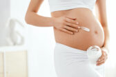 Ako predísť striám počas tehotenstva: Je účinnejší olej alebo krém?
