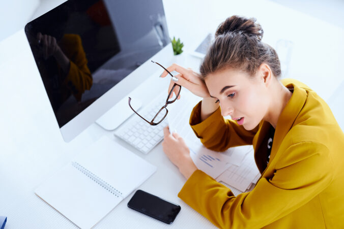 Pri práci s monitorom naše oči trpia