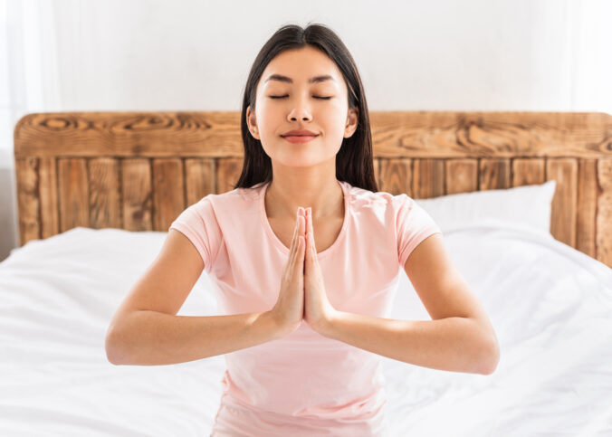 Tibetská cesta k mladosti: Krátke ranné rituály pre hormonálnu rovnováhu a vitalitu