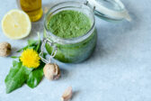 Pesto z púpavy - zdravá pochúťka plná vitamínov