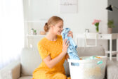 Chcete, aby vaše prádlo krásne voňalo? Tajomstvo nespočíva v množstve aviváže, ale v teplote prania!