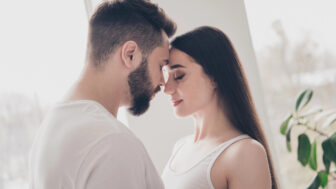 Chcete lásku a pevný vzťah? Nepodceňujte silu času pred prvým sexom