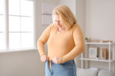 Čo spôsobuje menopauzálne bruško a ako ho skrotiť?