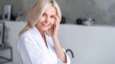 Intímny život počas menopauzy: prečo sa ho nevzdávať a ako môže pomôcť
