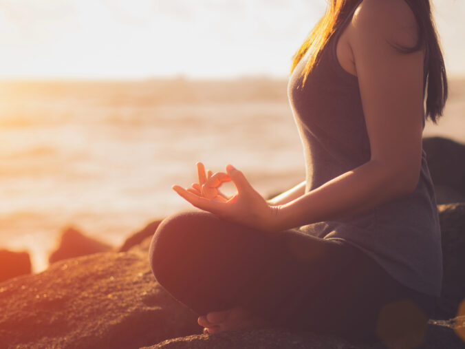Rýchla meditácia, ktorá vás upokojí a dodá energiu – stačí jedna minúta