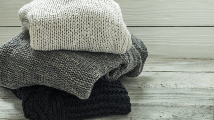 Ako sa starať o vlnené oblečenie: aby sa svetre, čiapky a šály nezrazili ani nezničili