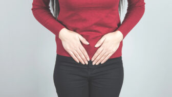 Endometrióza je choroba, ktorú sprevádzajú silné bolesti v brušnej dutine