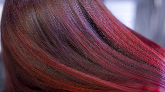 Black Cherry: zimná farba vlasov, ktorá pristane najmä brunetkám