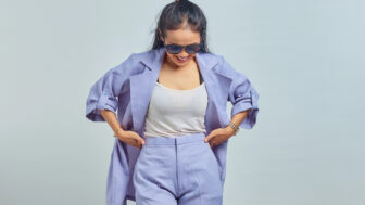 Farba, ktorá rozdeľuje názory. Túto jeseň však ovládne šatníky!