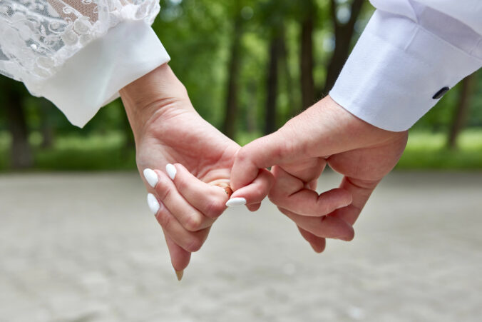 Manželstvo – sen o šťastí, ktorý sa pre ženy často mení na sklamanie