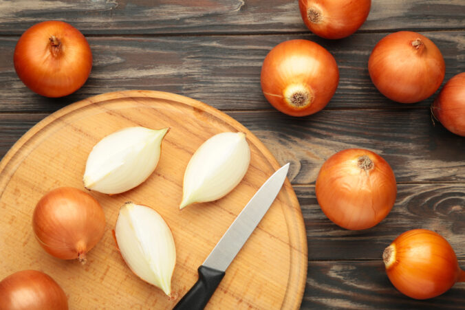 Cibuľa: nenápadný pomocník v boji s tukom na bruchu