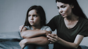 Ako vyzerá detstvo po boku narcistického rodiča?