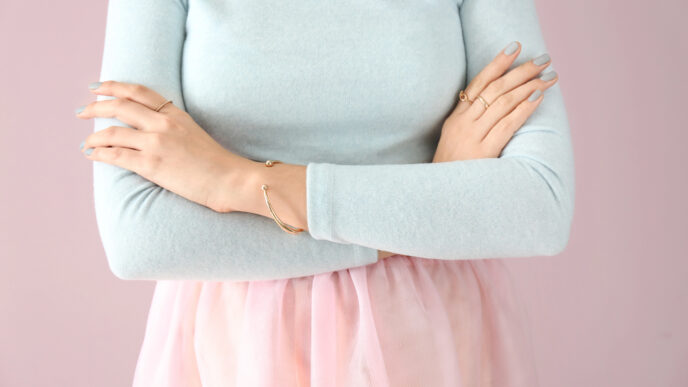 Tri pastelové odtiene, ktoré rozžiaria zimný šatník: jemná elegancia pre zrelé ženy