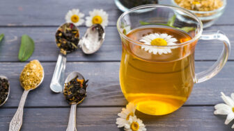 Vianoce bez ťažkého brucha: bylinky a koreniny, ktoré uľavia tráveniu