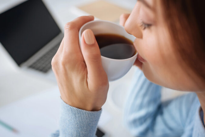 Kofeín a tetánia: prečo môžu spolu spôsobovať problémy a ako ich riešiť