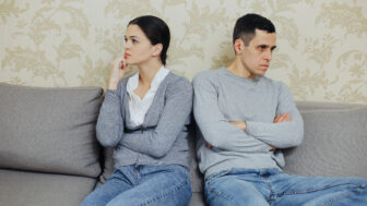 Slová, ktoré zanechávajú hlbšie jazvy než údery