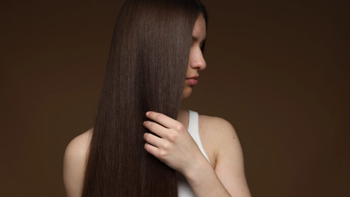 Rovné vlasy bez žehličky: spôsob, ktorý dokáže vyhladiť vlasy úplne bez tepla a bez poškodenia