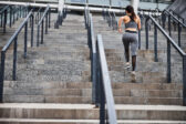 Zabudnite na fitko: schody ako nenápadný tréner pre pevné nohy a lepšiu kondíciu
