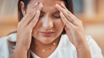 Keď hlava bolí, príčina môže byť bližšie, než si myslíte