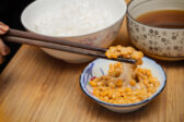 Natto – tradičná japonská pochúťka, ktorú ženy po päťdesiatke považujú za elixír zdravia