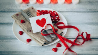 Valentín bez veľkých výdavkov: 7 nápadov, ako osláviť lásku inak a úprimnejšie