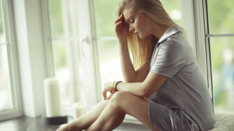 Prečo ani silná žena nemusí odísť: realita života s manipulátorom