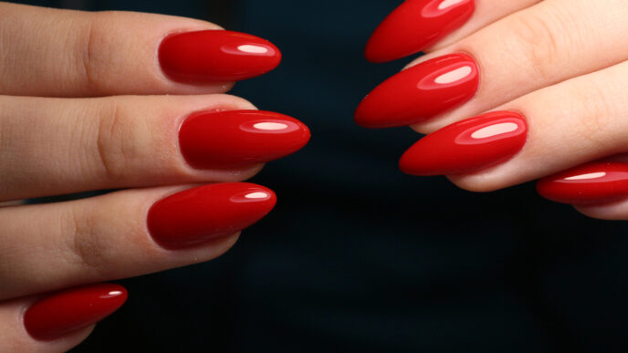 Malý detail, veľká zmena: Prečo majú červené nechty silu ovplyvniť vašu náladu aj sebavedomie