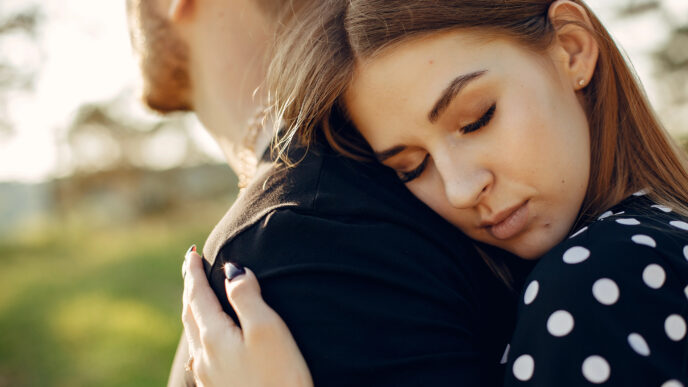 Nie je to láska, ale citová pasca: 5 signálov, že si vo vzťahu uviazla zo strachu, nie z lásky