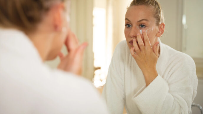 Akné po štyridsiatke: Prečo sa objavuje a čo ho môže zhoršovať
