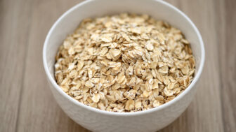 Ovsené vločky – jednoduchý základ zdravých raňajok