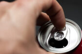 Energy drink pod lupou: čo sa deje v tele po jeho vypití