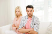6 prejavov správania, kvôli ktorým môže žena pôsobiť zúfalo a odradiť potenciálneho partnera