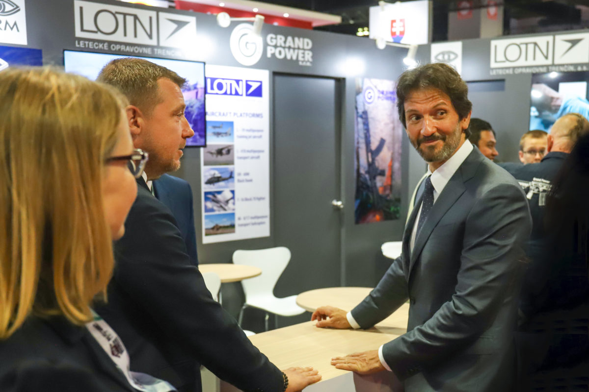 LOTN sa zúčastnili veľtrhu obrannej techniky v Kuala Lumpur