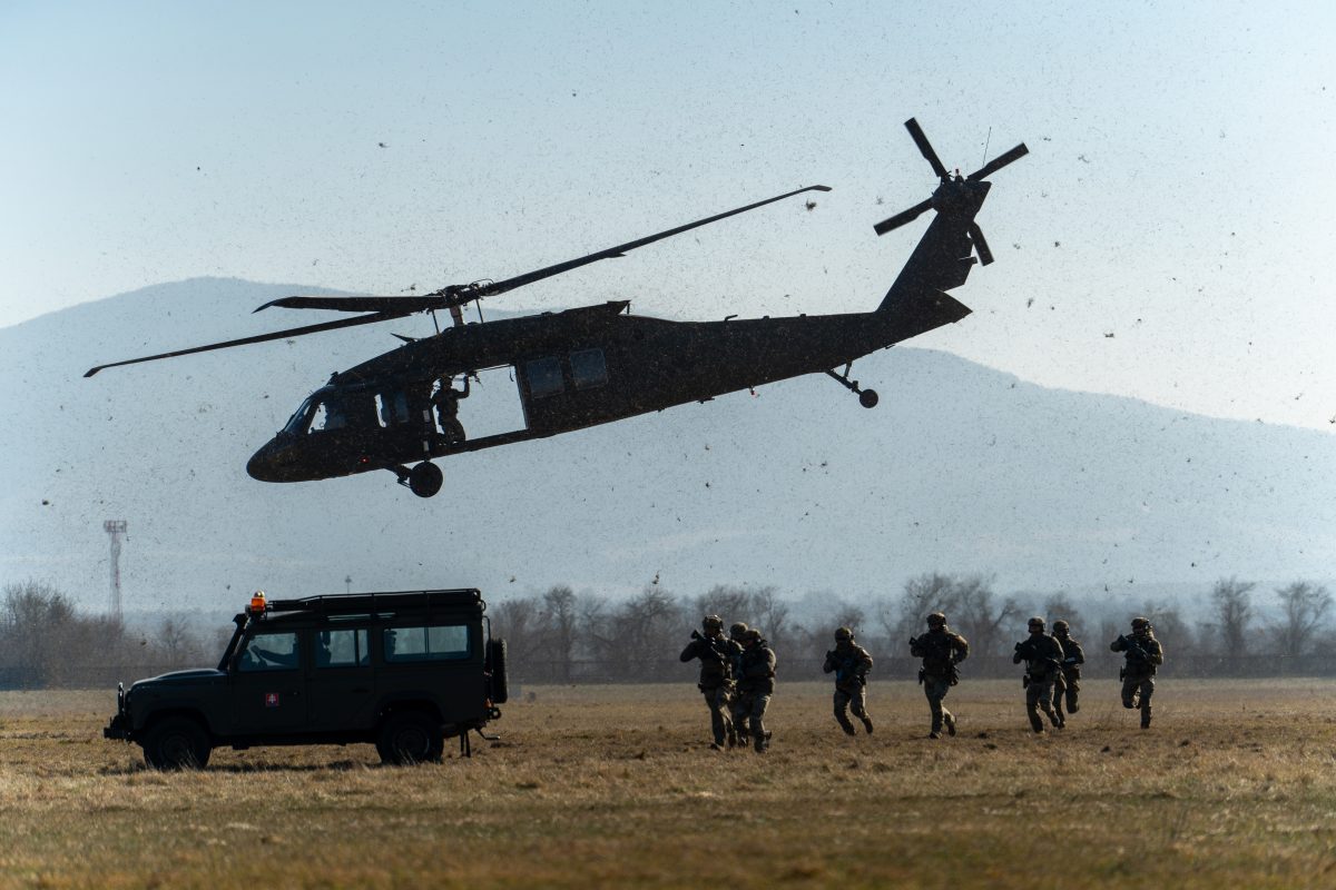 vrtuľník Sikorsky UH-60 Black Hawk